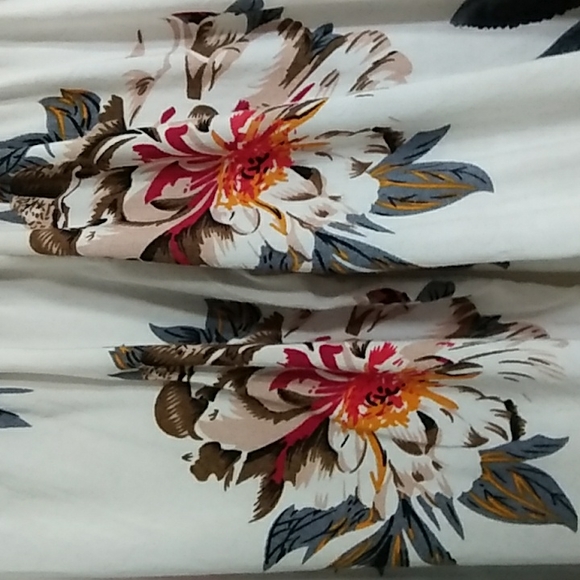 Cropped Top Floral 3/4 Sleeve No Labels Cottage Core Elastic Neckline - Picture 6 of 9